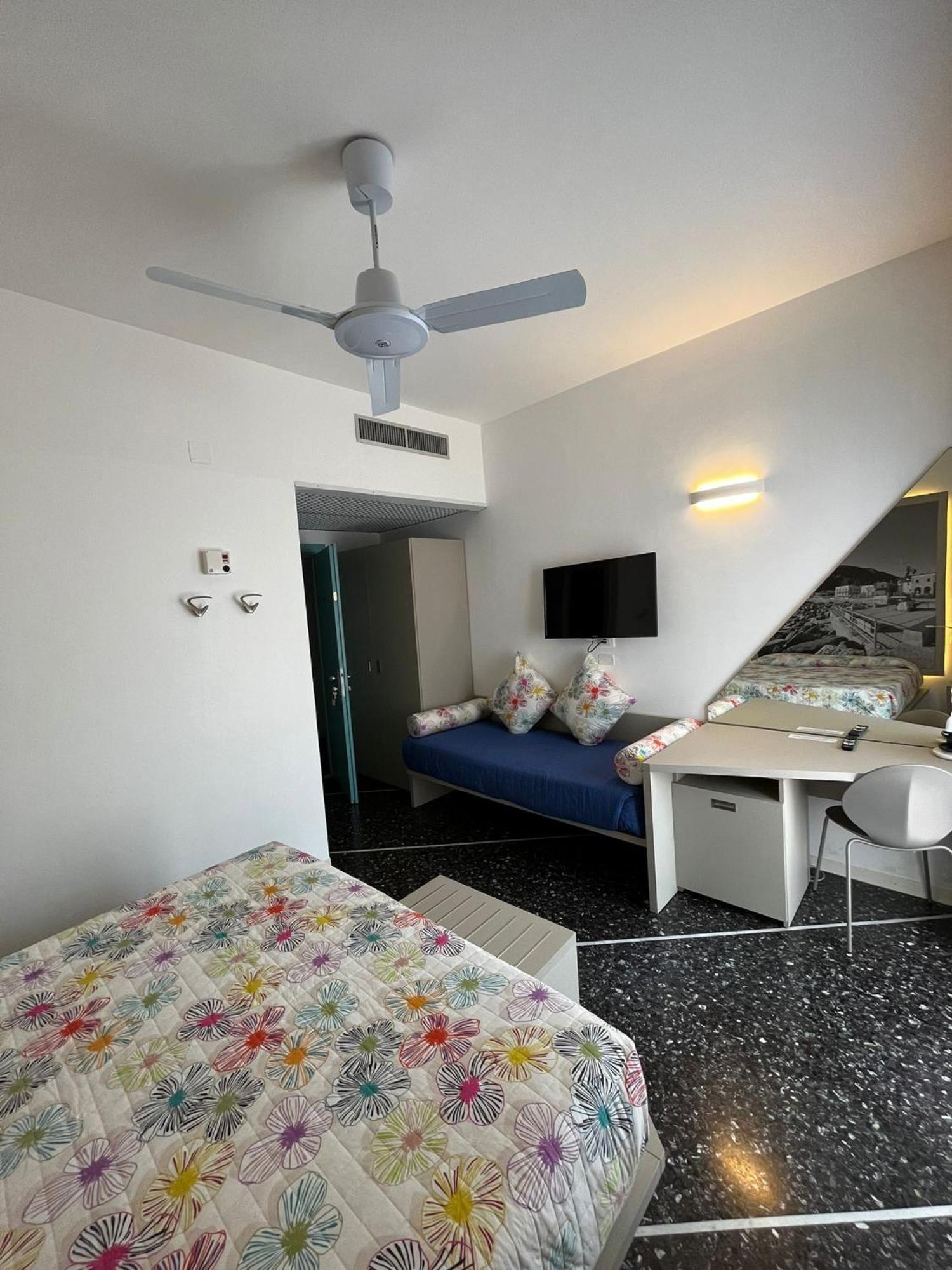 Hotel Al Capo Varigotti Eksteriør bilde