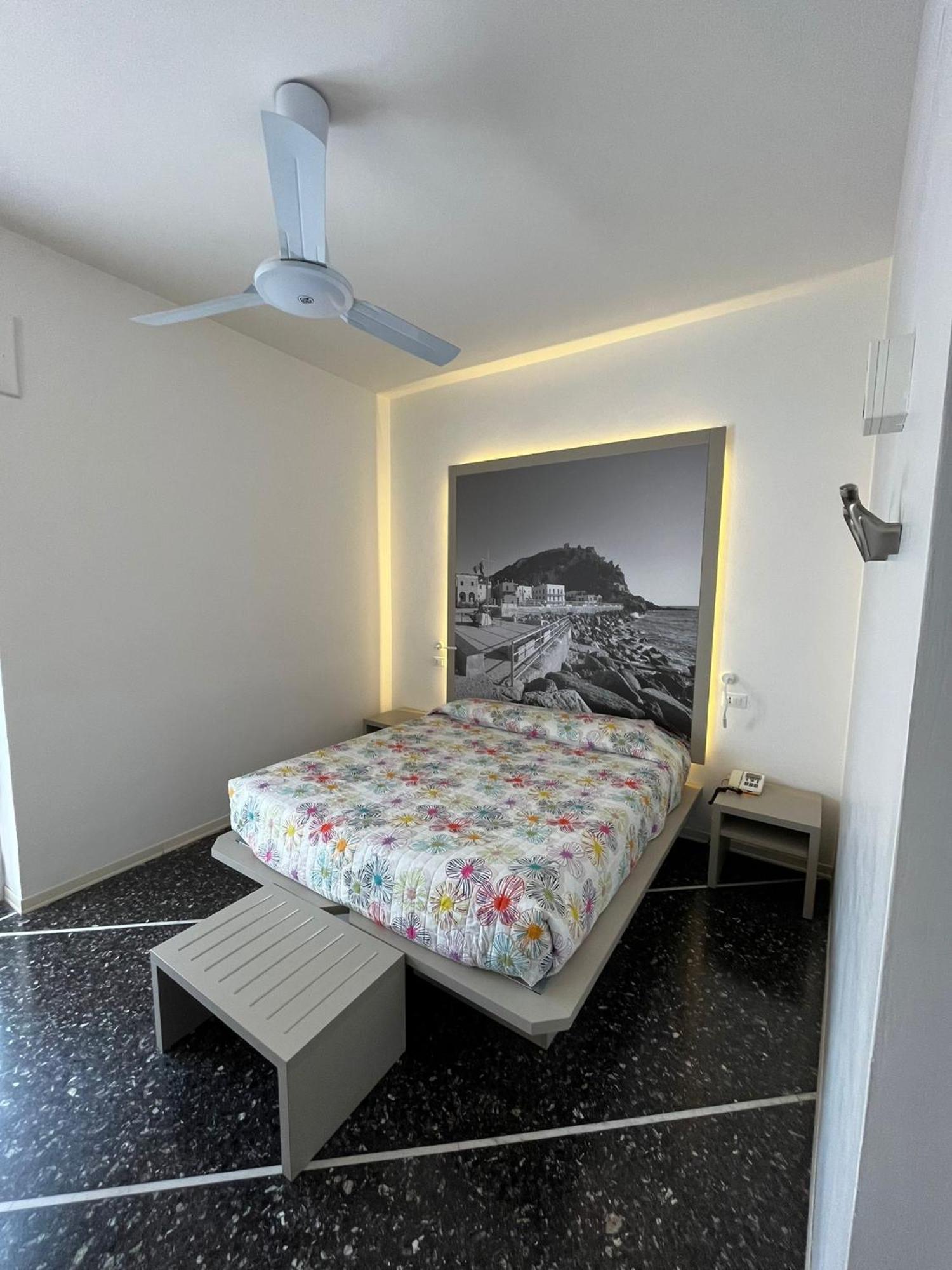 Hotel Al Capo Varigotti Eksteriør bilde
