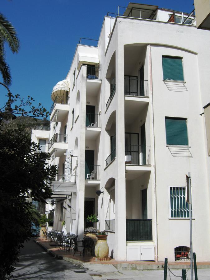 Hotel Al Capo Varigotti Eksteriør bilde